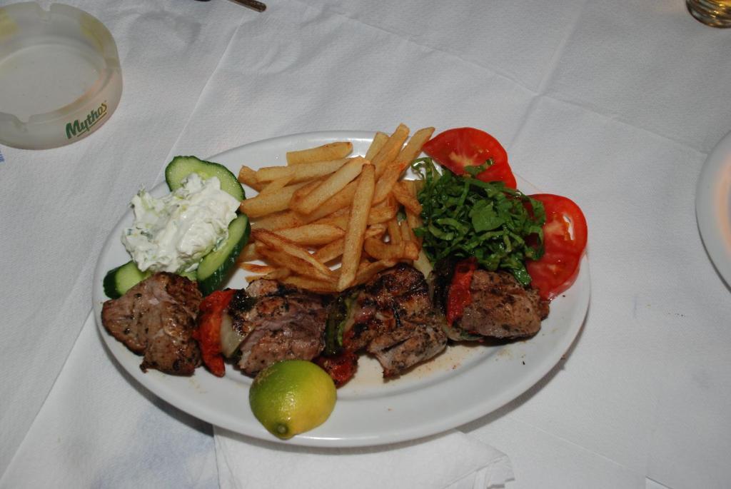 Socrates Apartmens & Restaurant Milatos Exterior foto