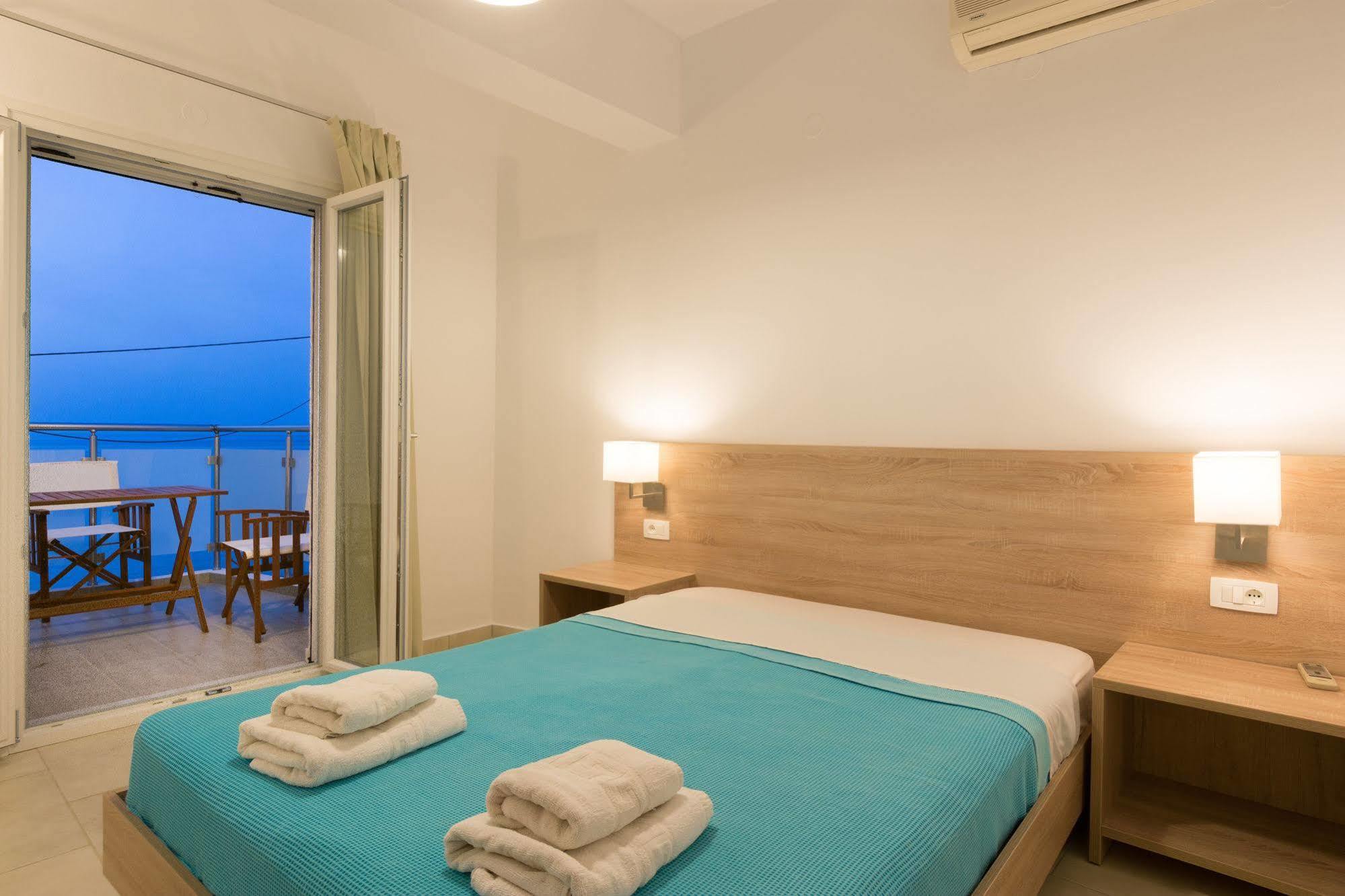 Socrates Apartmens & Restaurant Milatos Exterior foto