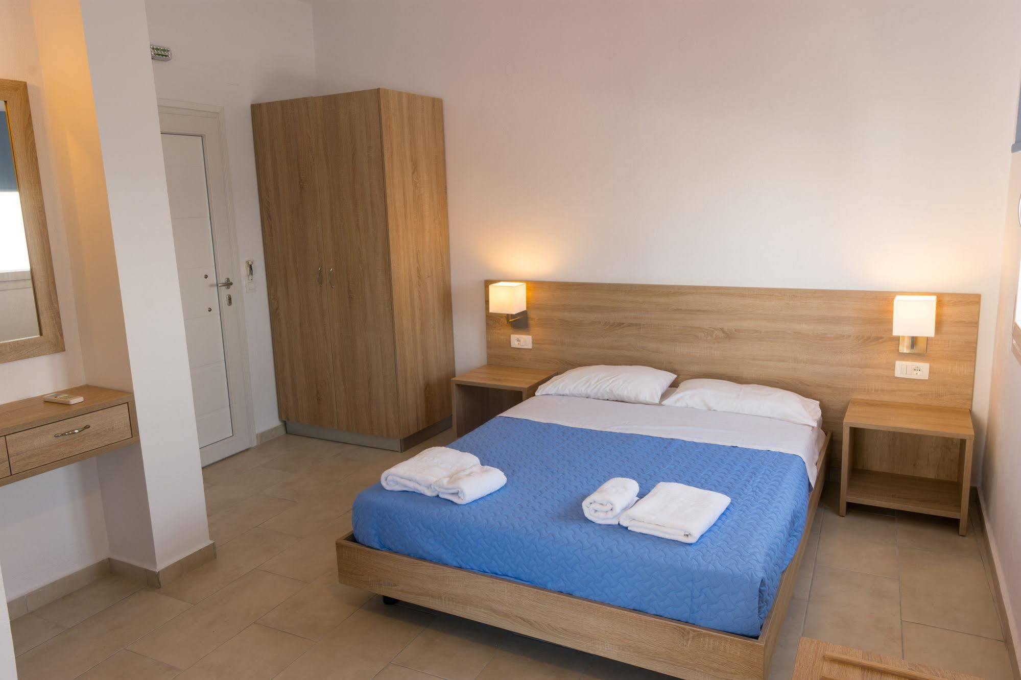 Socrates Apartmens & Restaurant Milatos Exterior foto