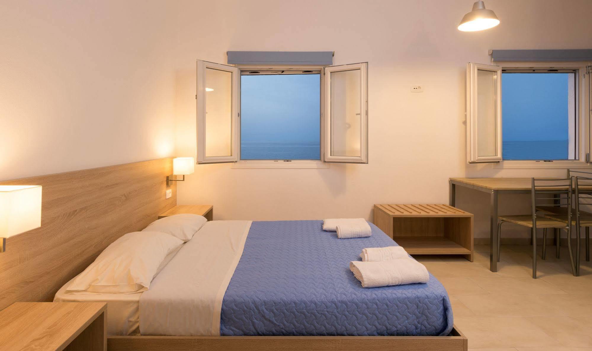 Socrates Apartmens & Restaurant Milatos Exterior foto